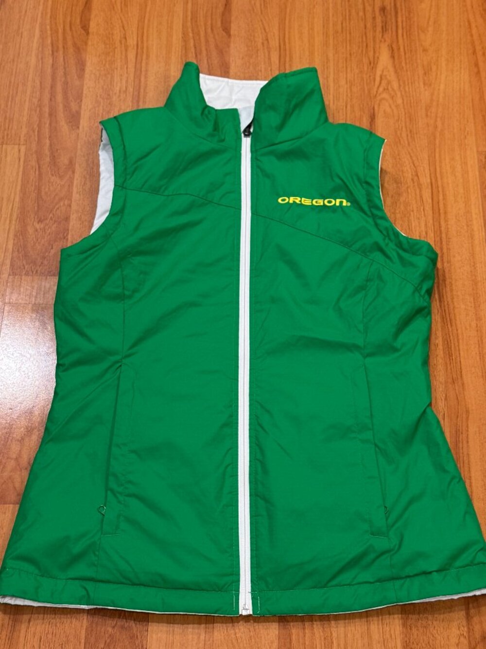 Oregon Ducks UO Columbia Reversible Green White Puffer Jacket Vest Womens SZ Sma